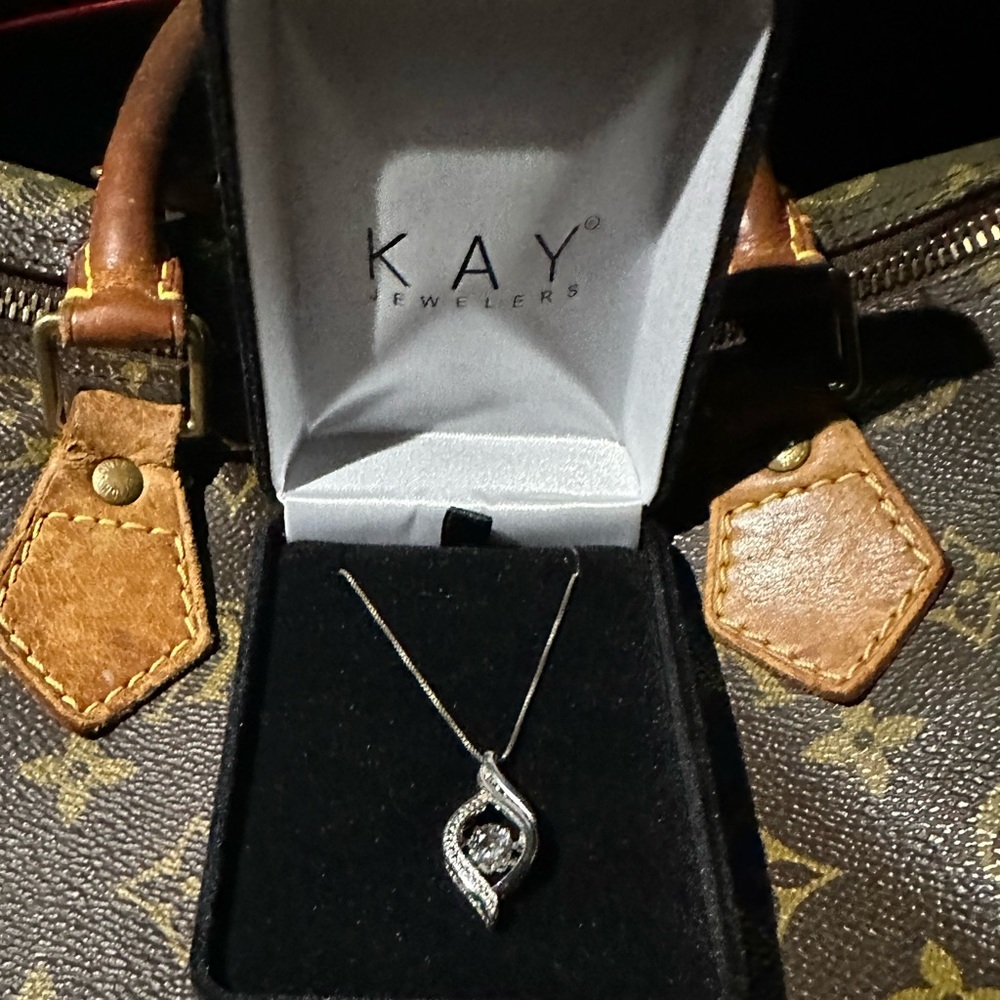 Beautiful Sterling Silver with Flickering CZ 18 Inch Necklace